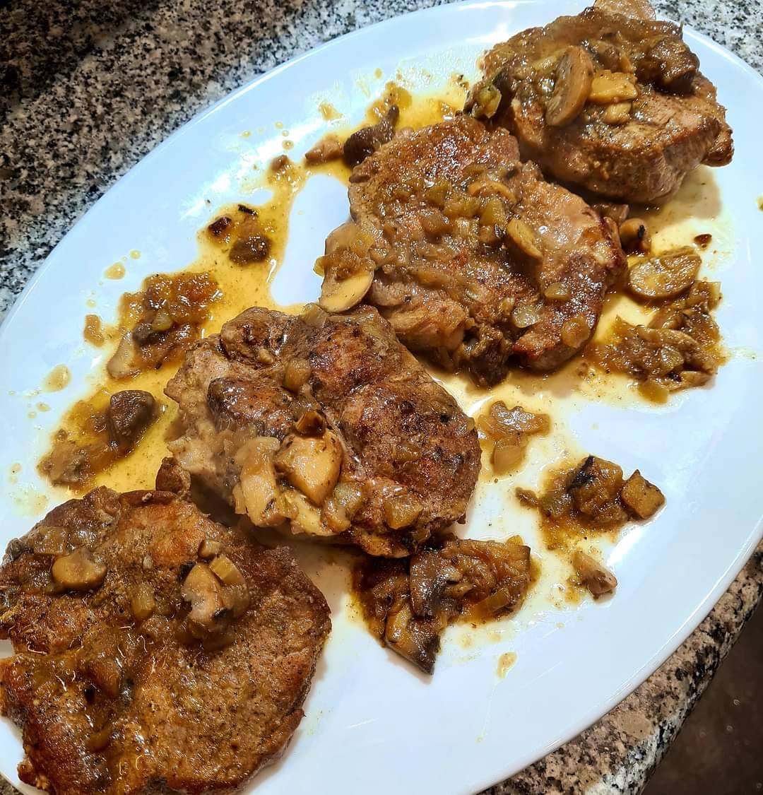 Pork Neck in Mushroom Sauce (Karkówka w Sosie Grzybowym) – 900 ml
