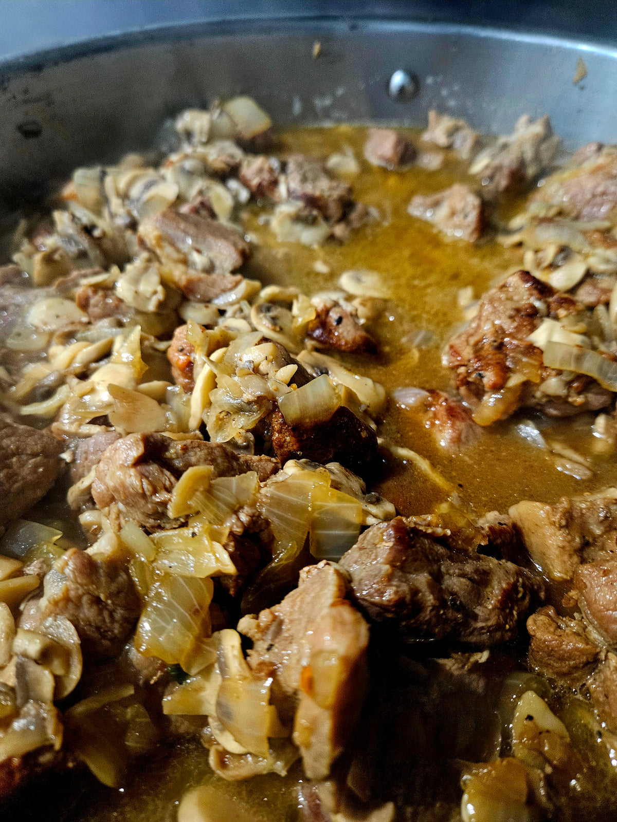 Pork Neck Goulash in Creamy Mushroom Sauce(Gulasz z karkówki w sosie śmietanowo-pieczarkowym)